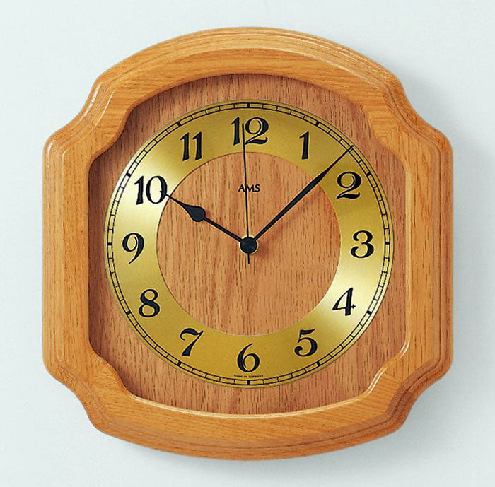 AMS Wanduhr 27x28x5 cm Holz • Funkgesteuert • Elegantes Design