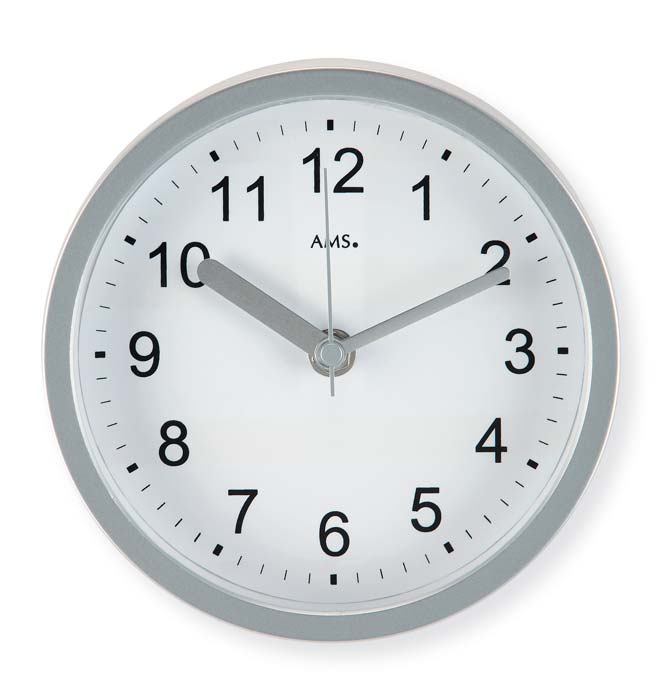 AMS Wanduhr 16x16x5 cm Kunststoff • Funkgesteuert • Badezimmer geeignet