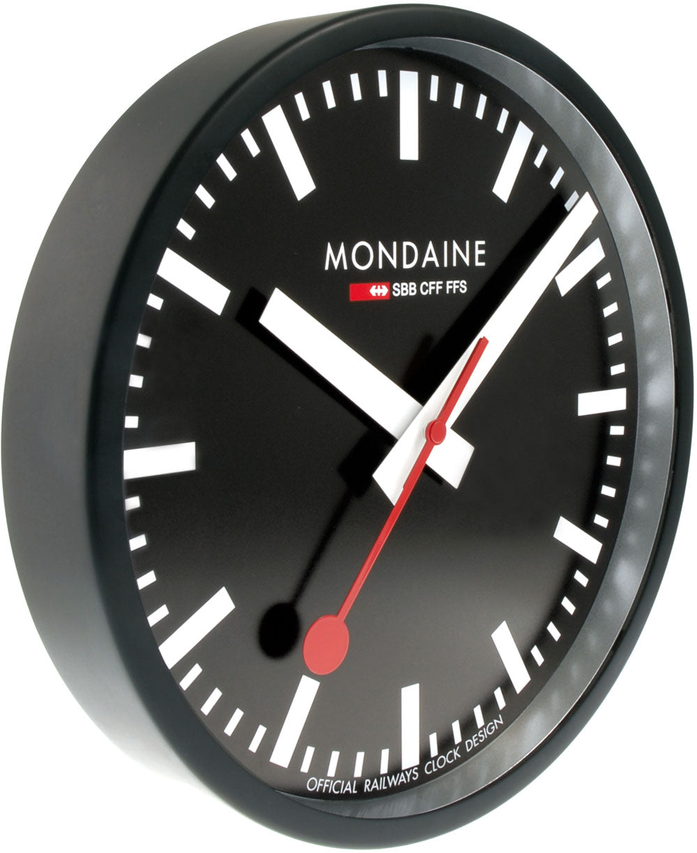 Horloge murale Mondaine 25x25x4,2 cm aluminium • Swiss Made • Mouvement silencieux