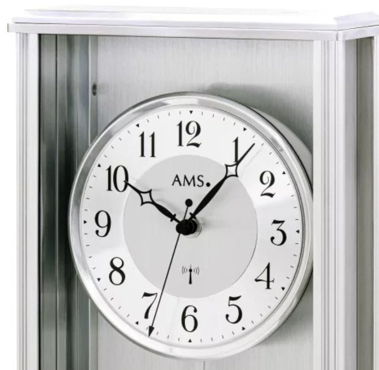 AMS Wanduhr 51x20x7 cm Metall • Funk-Uhrwerk • Elegantes Pendel