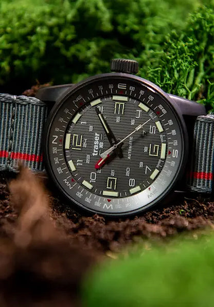 Traser P68 Pathfinder 110593 Men's Watch • trigalight T100 • Automatic