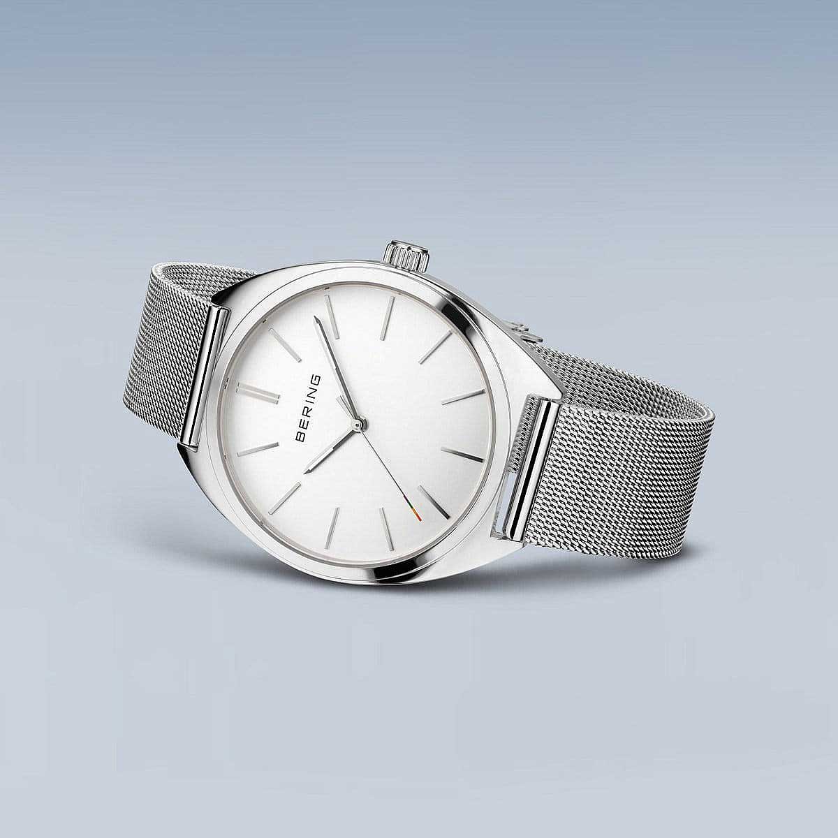 Bering Freedom 127220-40-000 Uhr • Kratzfestes Saphirglas • Feines Milanaise-Armband