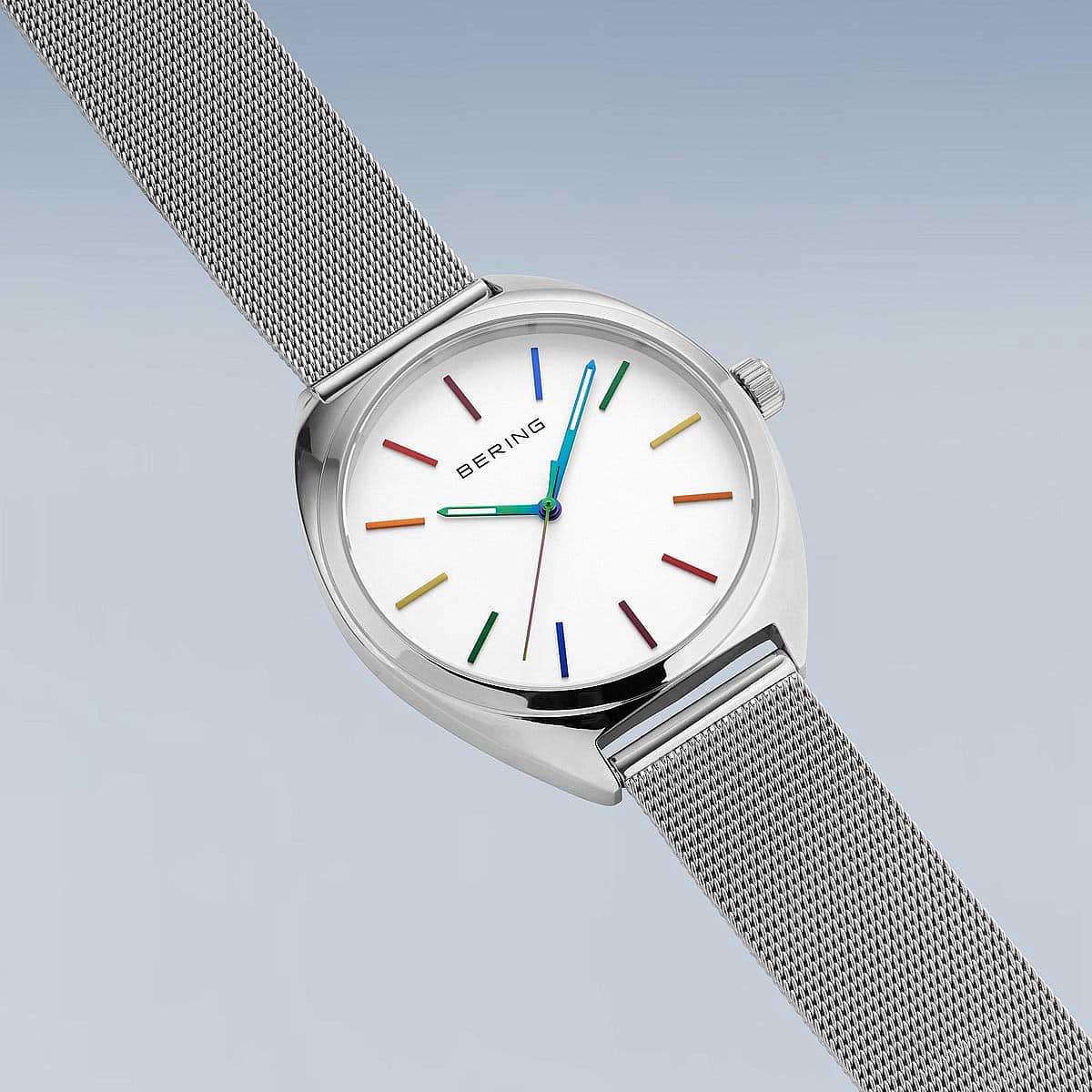 Bering Freedom 127220-40-004 Uhr • Kratzfestes Saphirglas • Feines Milanaise-Armband