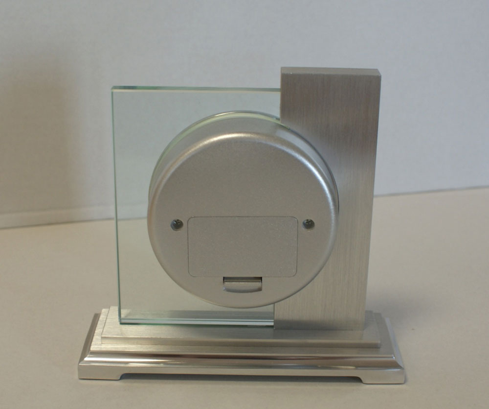 AMS Table Clock 16x17x6 cm Metal • Modern Radio Movement • Elegant Design