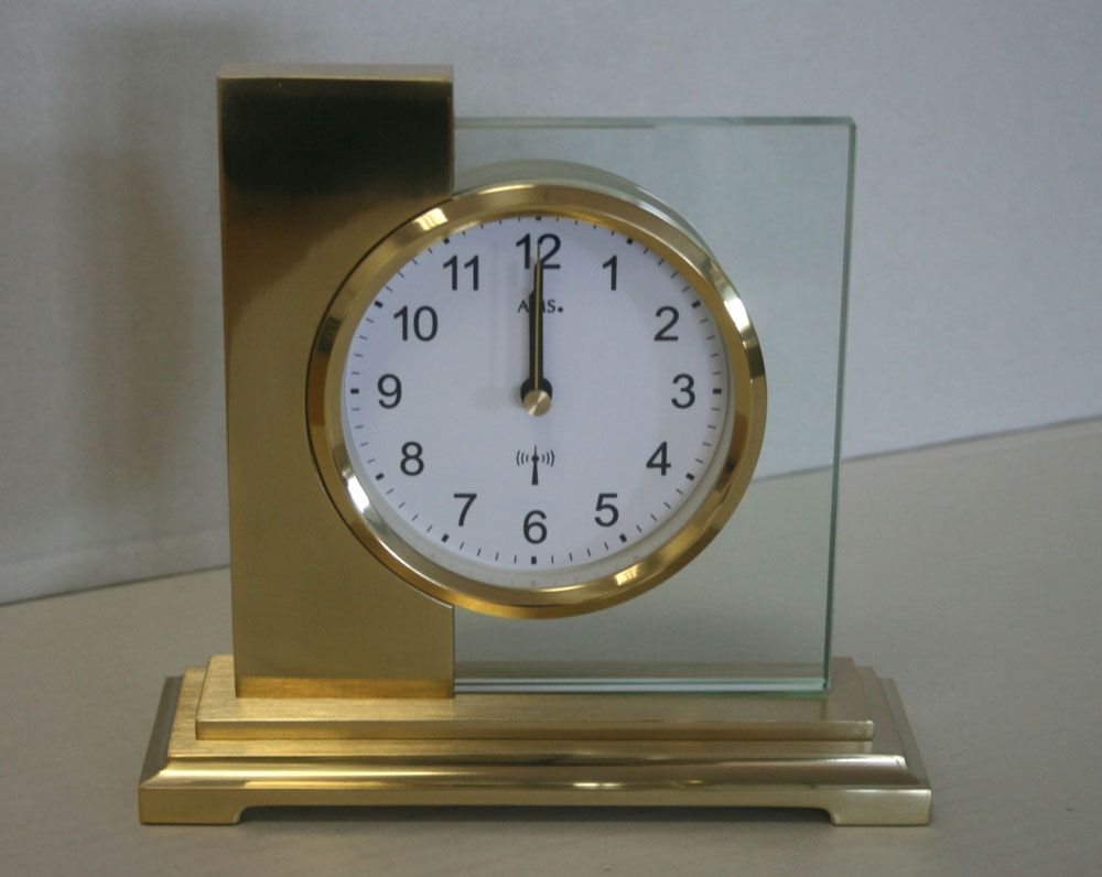 AMS Table Clock 16x17x6 cm Metal • Radio-Controlled Movement • Modern Design