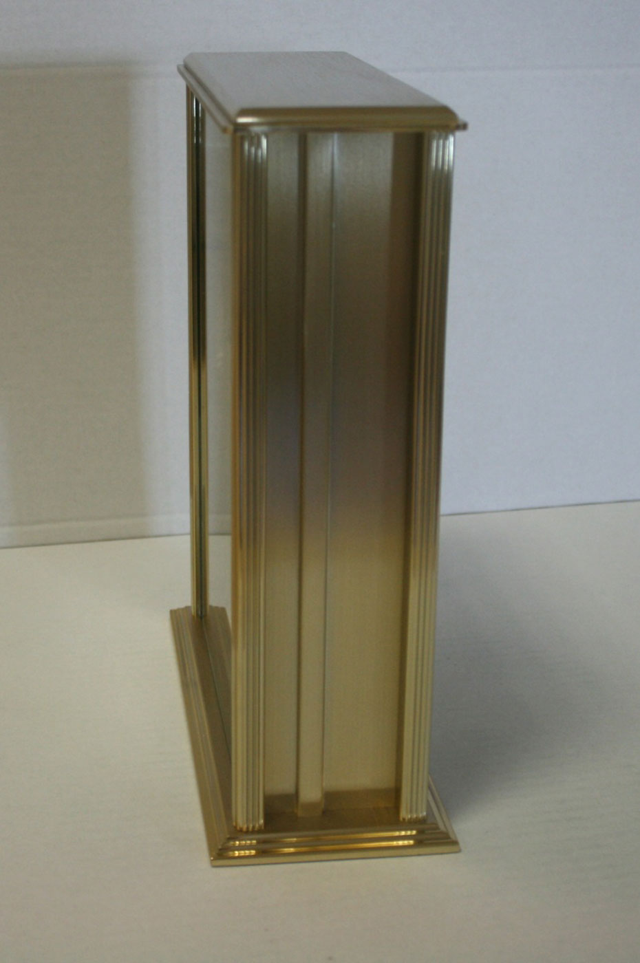 AMS Table Clock 25x20x7 cm Metal and Glass • Precise Radio-Controlled Pendulum Movement • Timeless Design