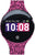 Smartwatch z czarnym wyświetlaczem i paskiem z różowymi literami