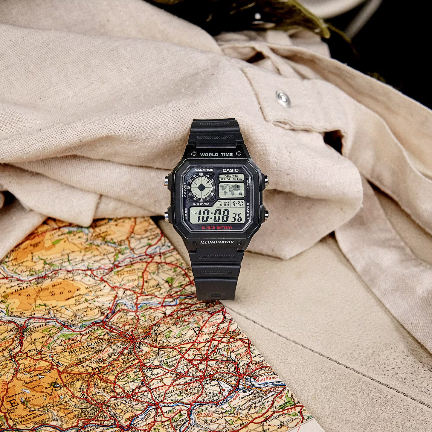 Montre pour homme Casio Collection AE-1200WH-1AVEF • Mouvement à quartz • Heure mondiale avec carte du monde