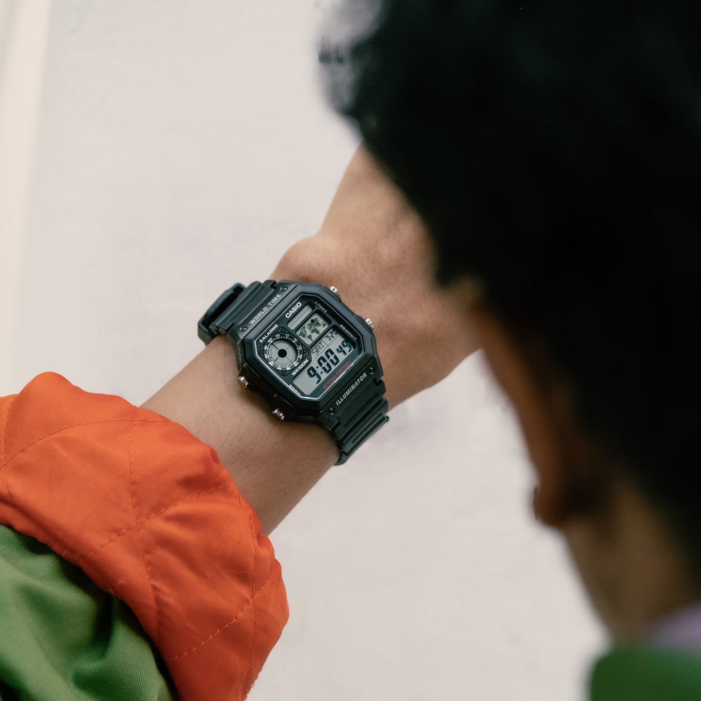 Montre pour homme Casio Collection AE-1200WH-1AVEF • Mouvement à quartz • Heure mondiale avec carte du monde