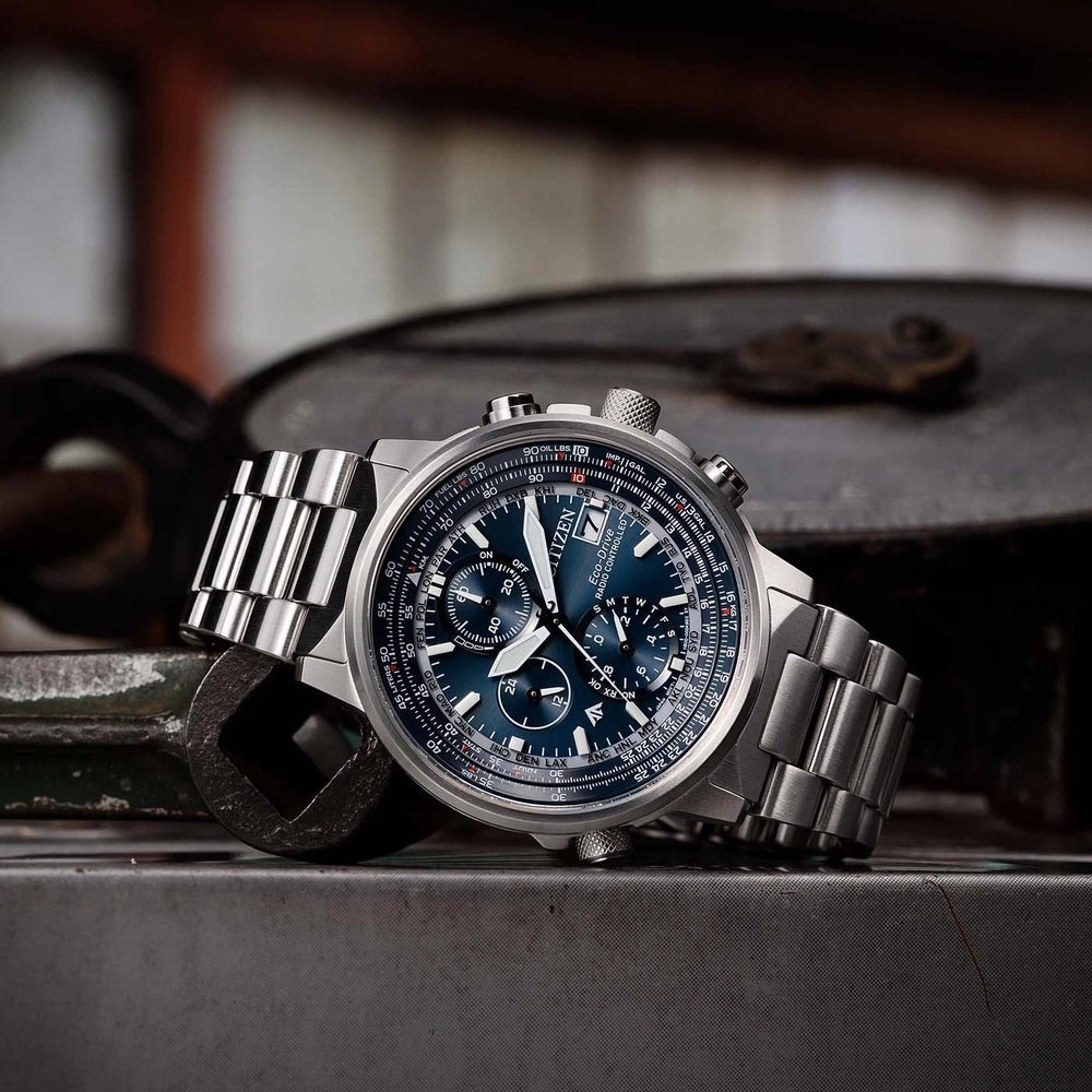 Citizen Promaster Sky AT8300-58L Herrenuhr • Eco-Drive Funk • Saphirglas
