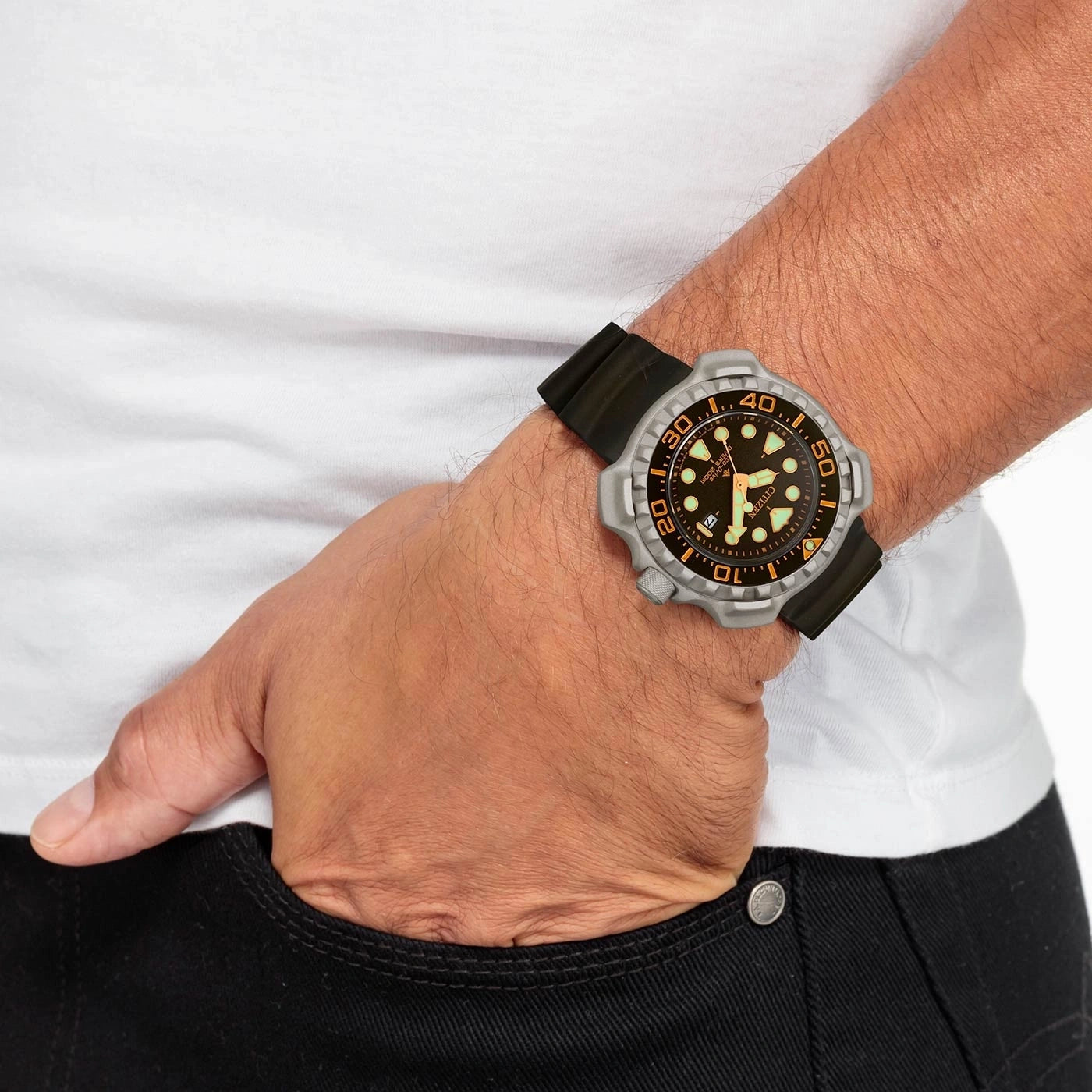 Montre pour homme Citizen Promaster BN0220-16E • Eco-Drive • Super Titanium