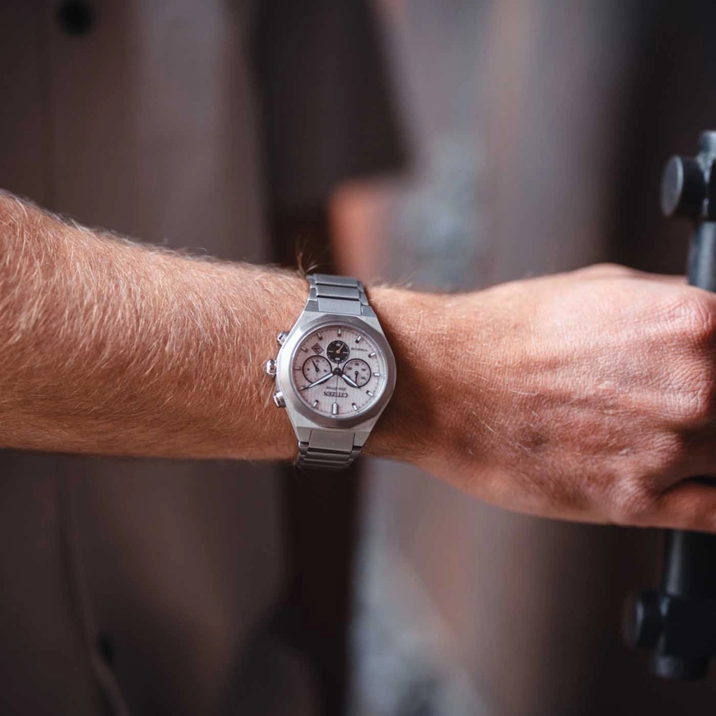 Citizen CA4690-51A Herrenuhr • Eco-Drive • Super Titanium