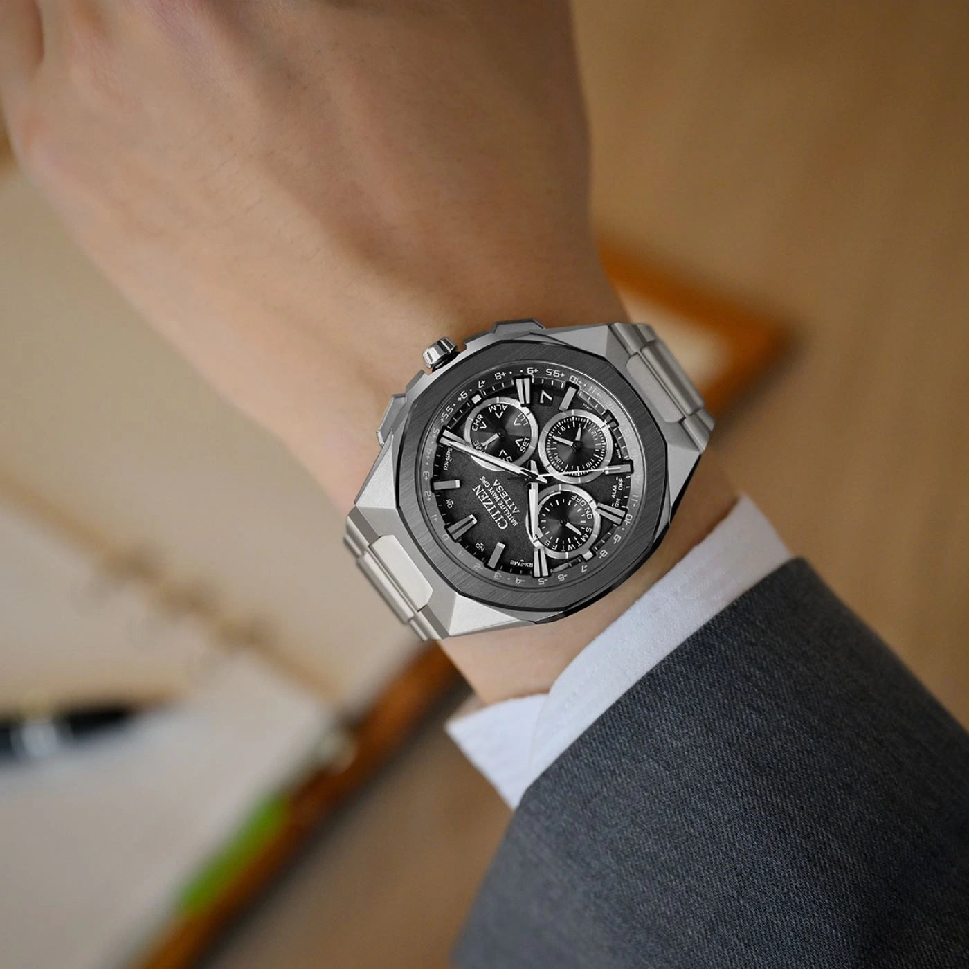 Citizen CC4104-53E Herrenuhr • Satellite Wave GPS • Super Titanium