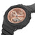 Zegarek Casio G-Shock w widoku ukośnym: różowozłota tarcza w czarnej kopercie