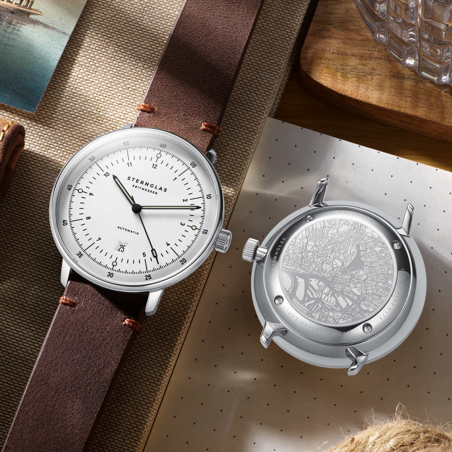 https://cdn.shopify.com/s/files/1/2384/2637/files/Hamburg_A_silber_Buybox_1.jpg?v=1768547479