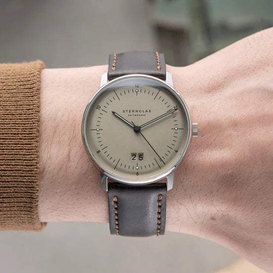 Sternglas Naos Big Date S01-NAG26-BR03 Herrenuhr • Saphirglas • Großdatum