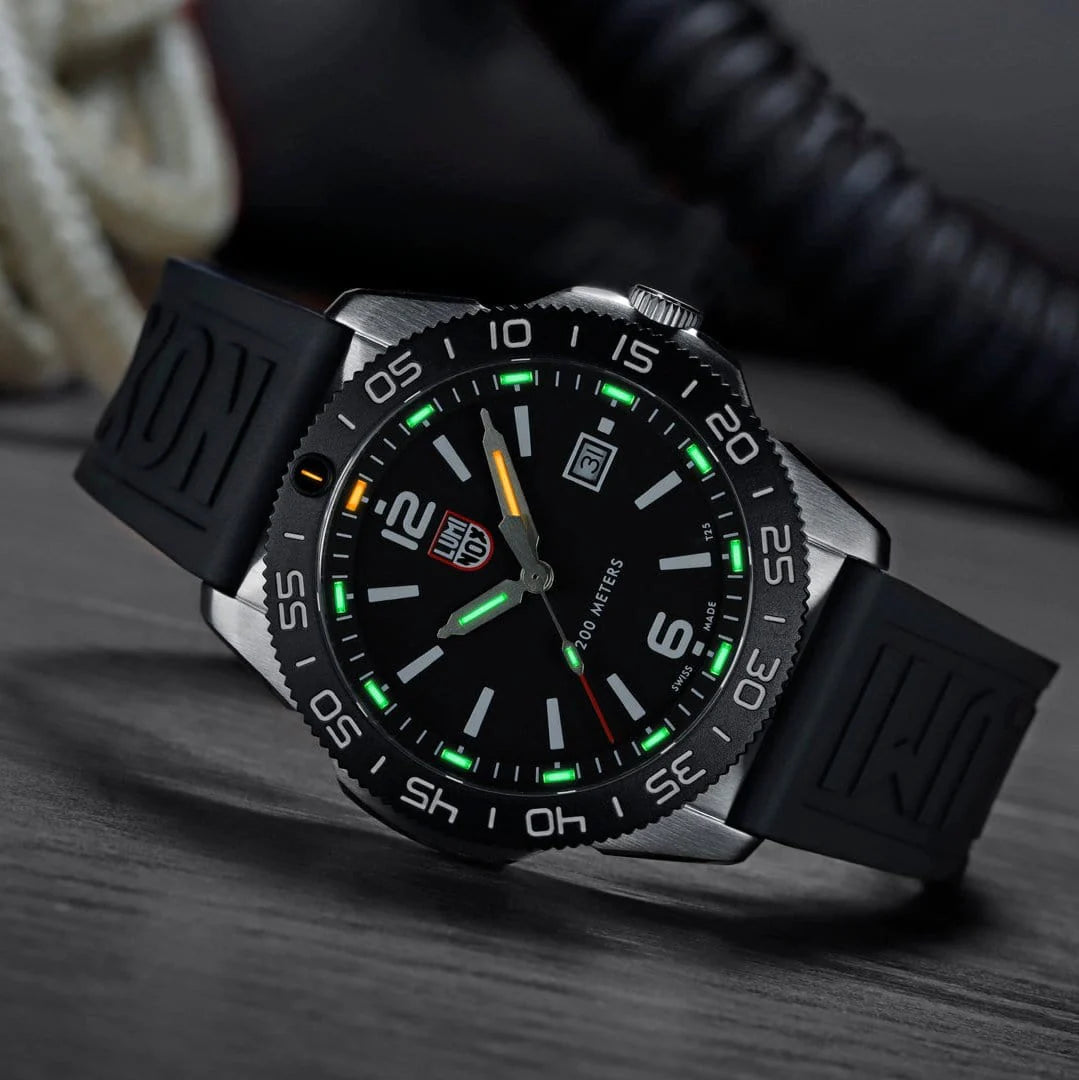 Luminox Pacific Diver XS.3121 Men's Watch • LLT Illumination System • Sapphire Crystal