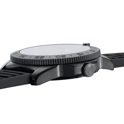 Luminox Pacific Diver XS.3121.BO.1 Watch • LLT Luminosity Technology • Robust Carbonox