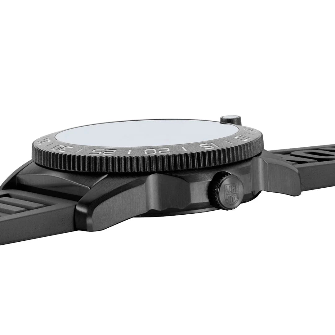 Luminox Pacific Diver XS.3127M Unisex Watch • Swiss Quartz Movement • Sapphire Crystal