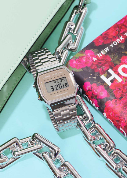 Casio Vintage A168WEM-7EF Watch • Iconic retro design • Includes stopwatch function