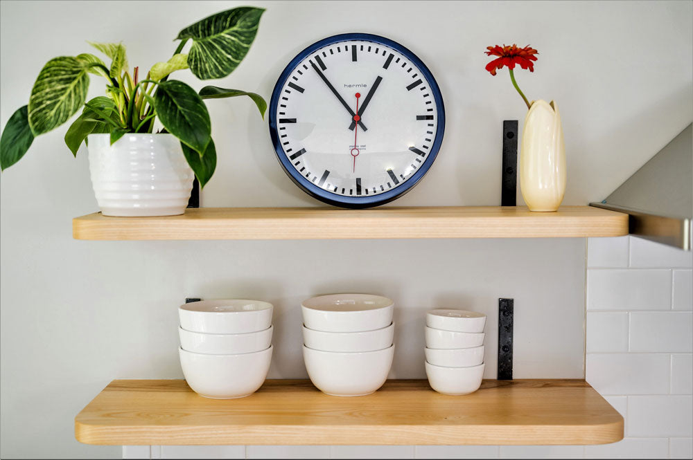 Hermle Wall Clock 30x30x5 cm Stainless Steel • Radio-controlled • Timelessly elegant