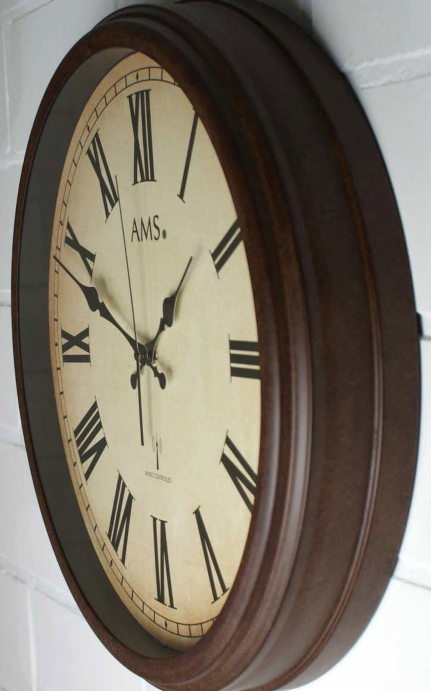 AMS Horloge murale 42x42x8 cm Métal • Mouvement radio-piloté silencieux • Chiffres romains