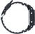 Zegarek Casio G-Shock z czarnym paskiem ochronnym i otwartą kopertą, srebrne klipsy