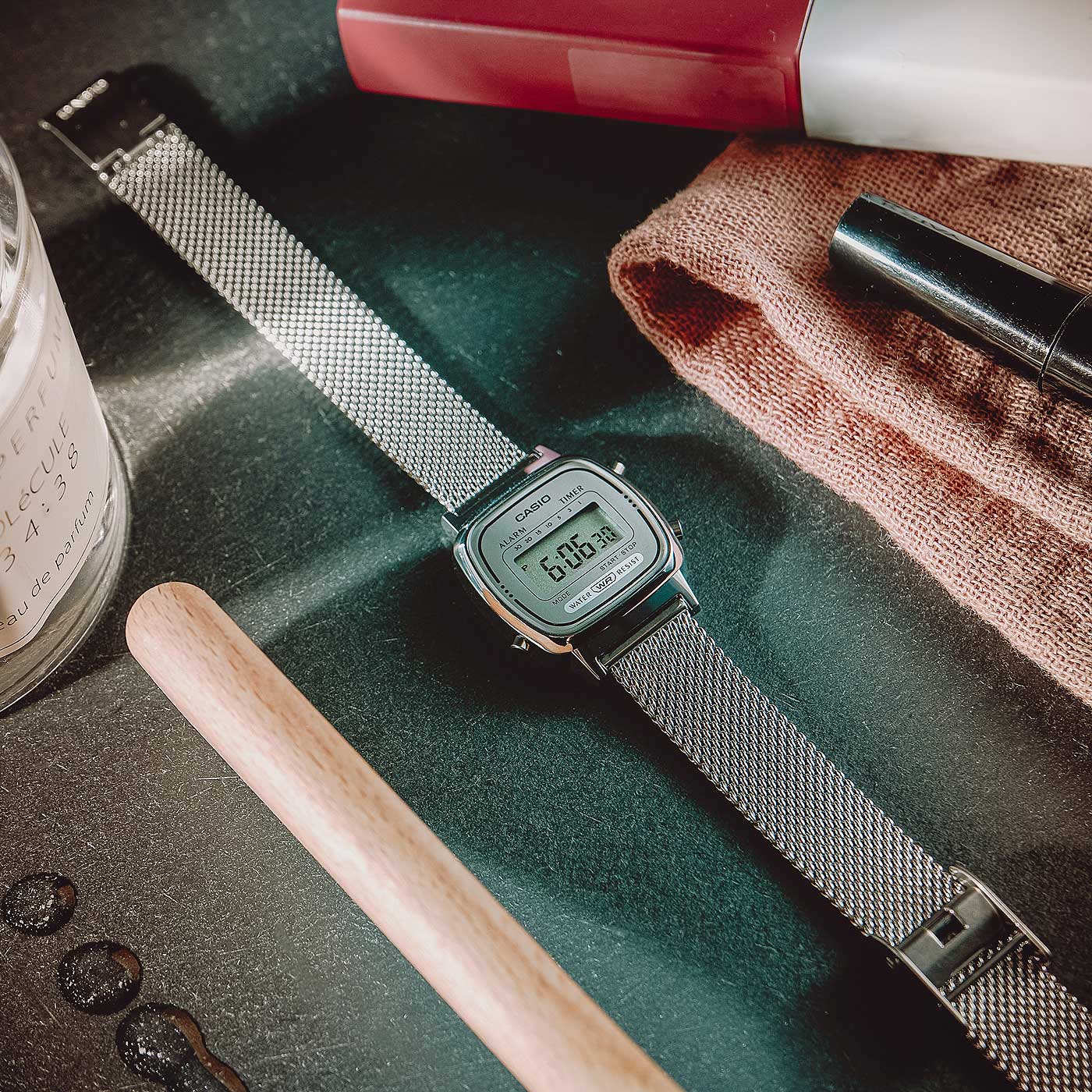 Casio Vintage LA670WEM-7EF Women's Watch • Iconic Retro Design • Practical Stopwatch