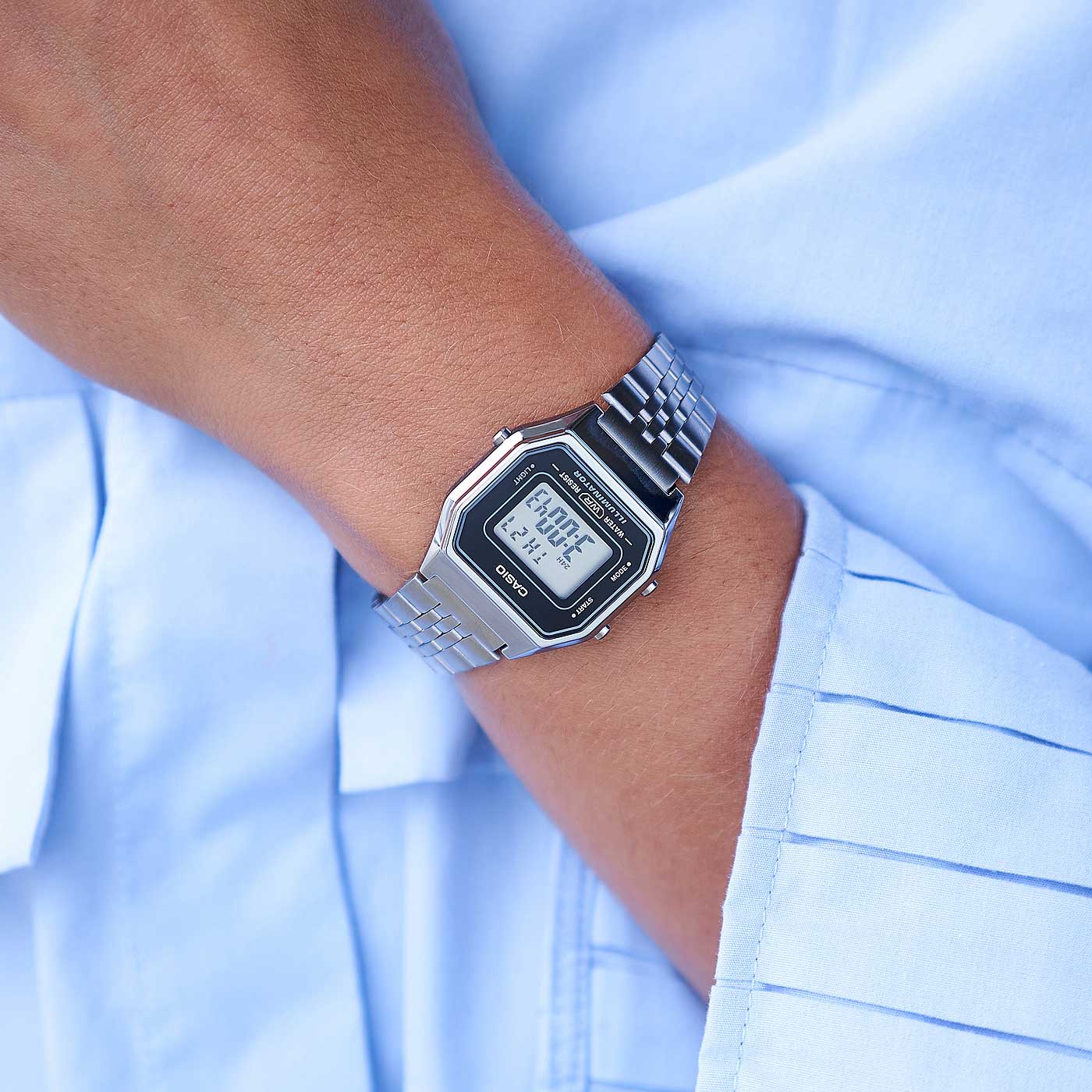 Casio Vintage LA680WEA-7EF Unisex Uhr • Edelstahlarmband • Stoppuhr