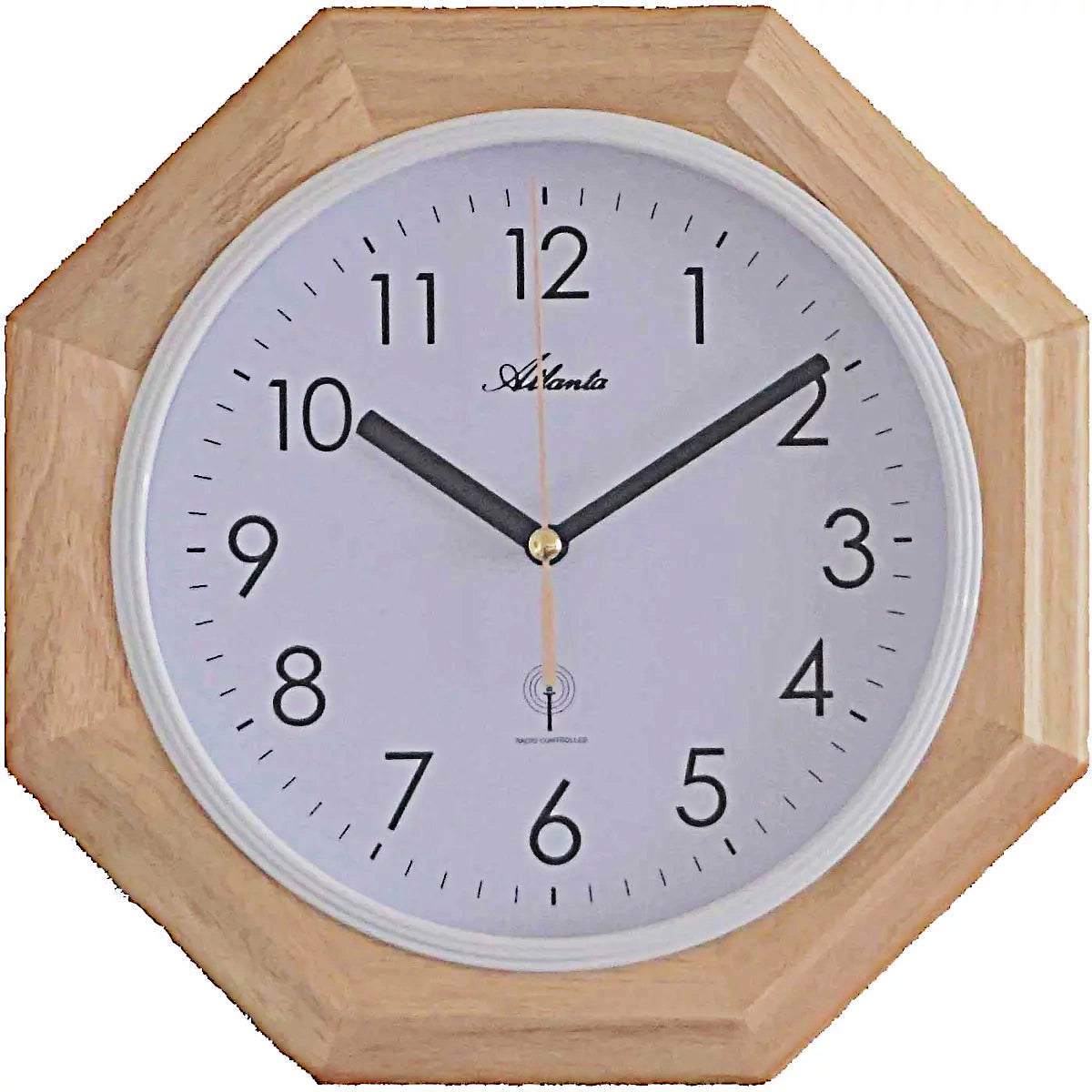 Horloge murale Atlanta 26,5x26,5 cm bois • Mouvement radio-piloté silencieux • Design classique