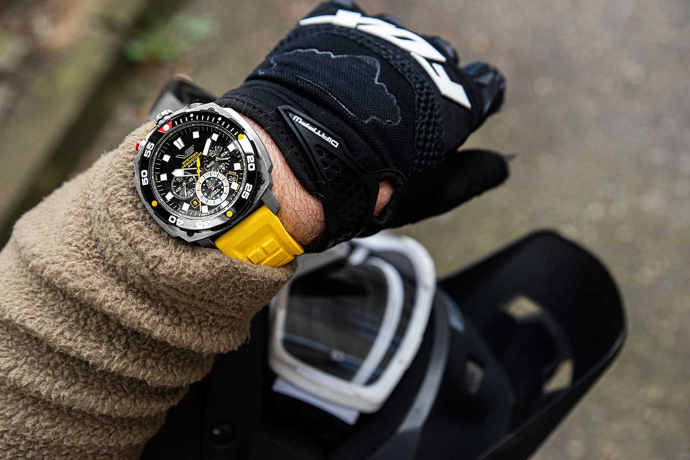 Vostok Europe VK67-650E725 Herrenuhr • K1 Glas • Massiv