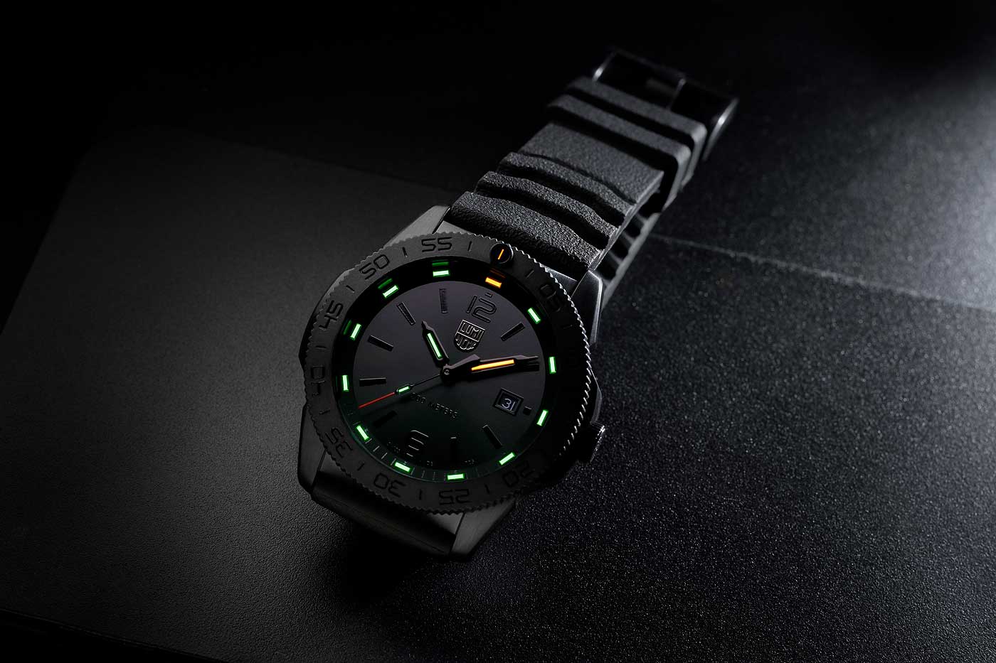 Luminox Pacific Diver XS.3121.BO.1 Watch • LLT Luminosity Technology • Robust Carbonox